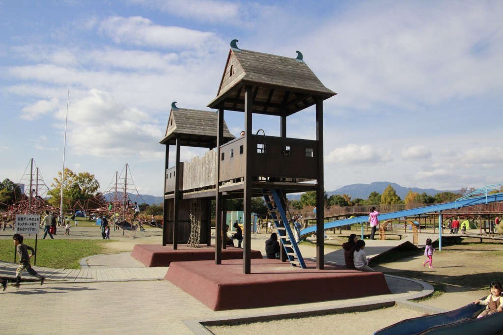 矢橋帰帆島公園　やぐら